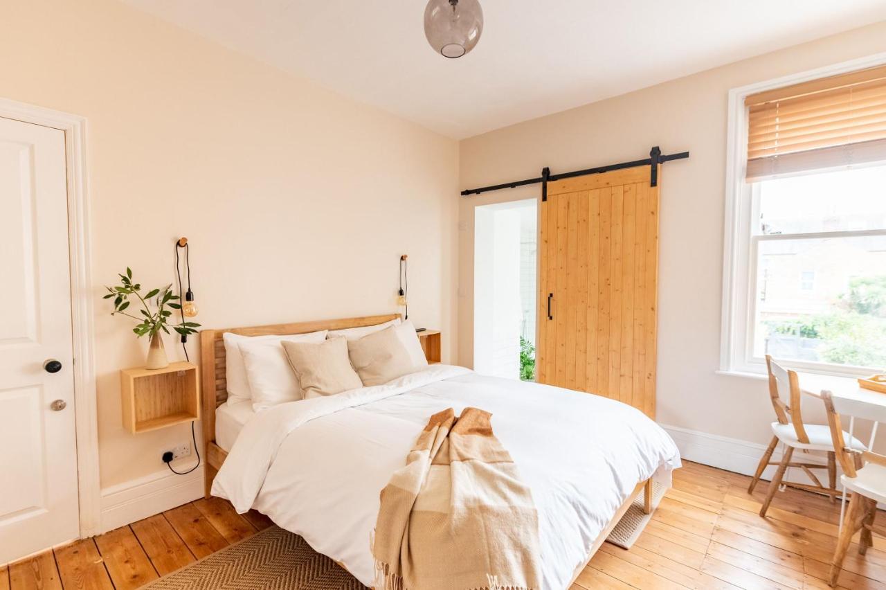 Doghouse Margate Bed & Breakfast Exterior foto